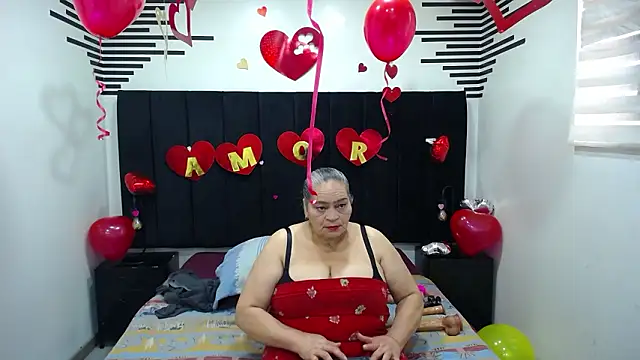 Snapshot of VickyBoobss chatting on February 14, 1:19 pm VickyBoobss online show from February 14, 1:19 pm