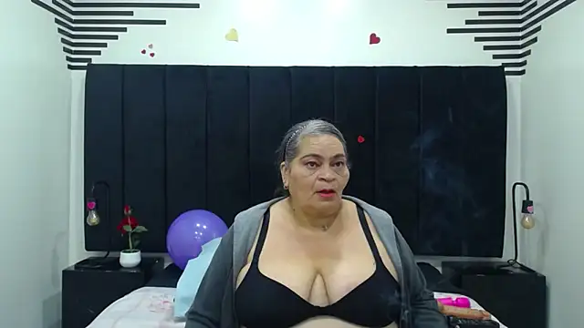 Snapshot of VickyBoobss chatting on March 14, 12:43 pm VickyBoobss online show from March 14, 12:43 pm