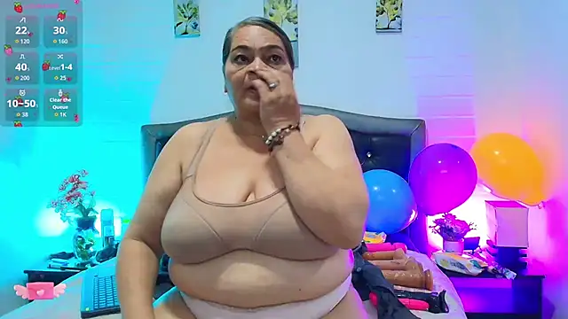 Snapshot of VickyBoobss chatting on April 2, 1:31 pm VickyBoobss online show from April 2, 1:31 pm