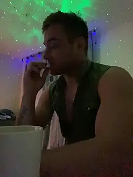 Snapshot of viamen chatting on January 11, 4:14 pm viamen online show from January 11, 4:14 pm