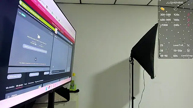 Snapshot of kathy_bakerr chatting on October 17, 1:35 pm kathy bakerr online show from October 17, 1:35 pm