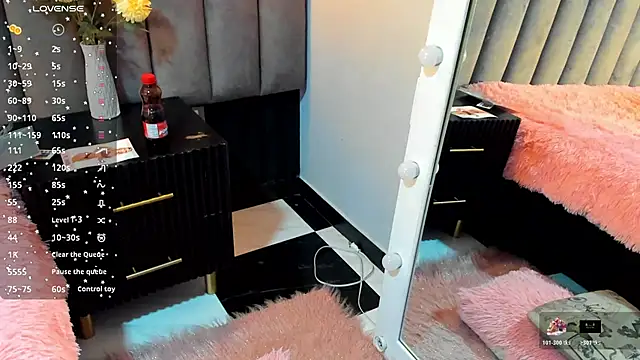 chelsea bolton  online show from November 30, 12:42 pm