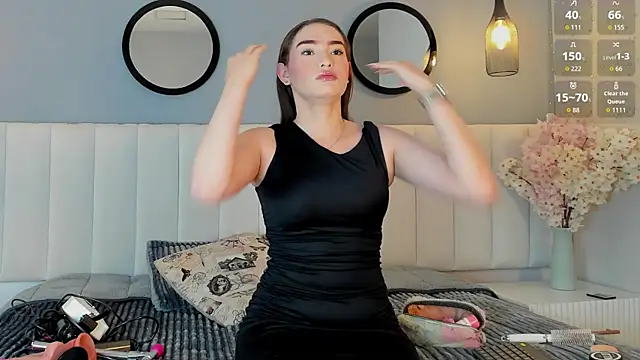 chelsea bolton  online show from February 5, 12:21 pm