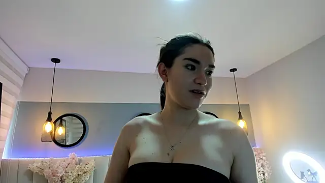 chelsea bolton  online show from May 8, 12:10 pm