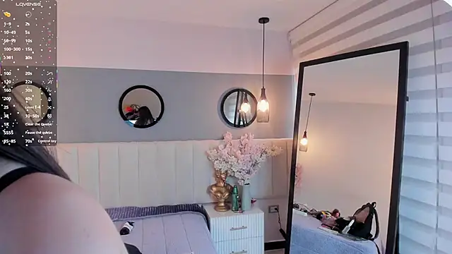chelsea bolton  online show from June 18, 1:37 pm