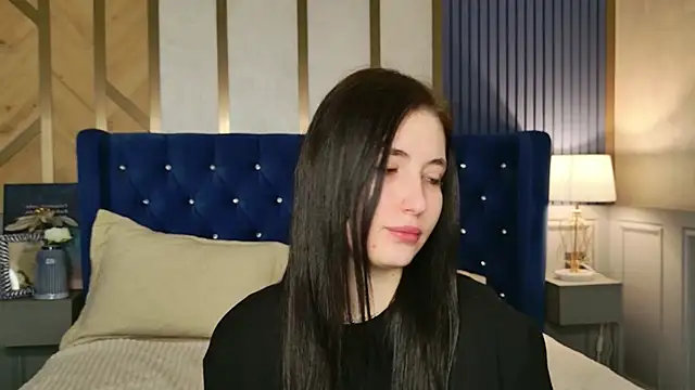 EmmaLawrens online show from February 17, 8:37 pm