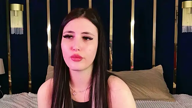 EmmaLawrens online show from March 27, 11:10 am