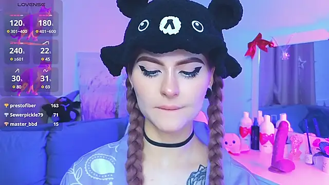 Emily  Mooree online show from January 30, 7:18 am