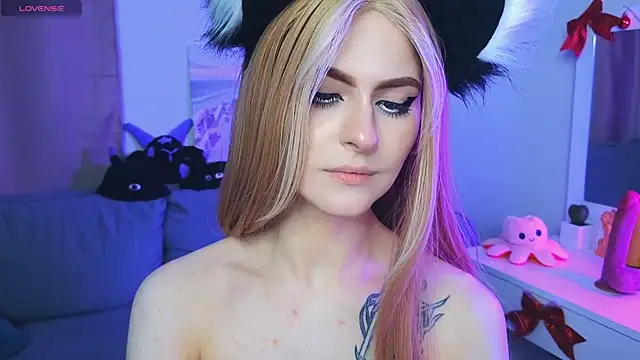 Emily  Mooree online show from February 8, 10:18 am