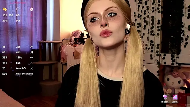 Emily  Mooree online show from October 5, 9:07 am