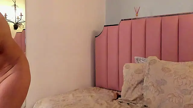 Snapshot of KarenSims chatting on October 11, 12:58 pm KarenSims online show from October 11, 12:58 pm