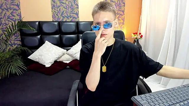 blondie lover69 online show from February 15, 7:28 pm