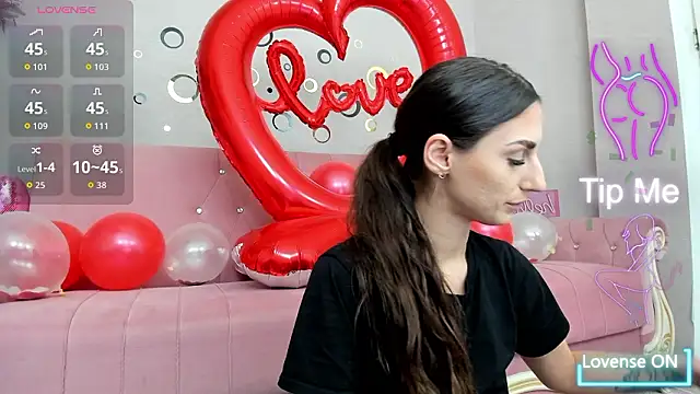 Snapshot of BelovedKhloee chatting on February 22, 8:40 pm BelovedKhloee online show from February 22, 8:40 pm