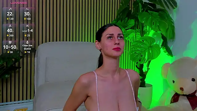 Snapshot of BelovedKhloee chatting on March 20, 3:17 pm BelovedKhloee online show from March 20, 3:17 pm