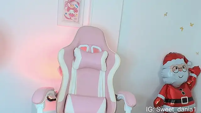 sweet dania  online show from February 4, 5:02 am