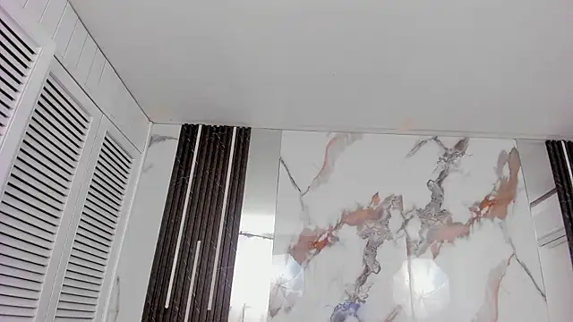 Kim Lennon online show from October 15, 1:55 pm