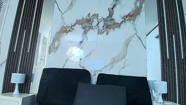 Kim Lennon online show from October 31, 8:10 pm