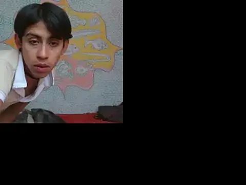 Snapshot of boysLittle chatting on January 22, 4:33 pm boysLittle online show from January 22, 4:33 pm