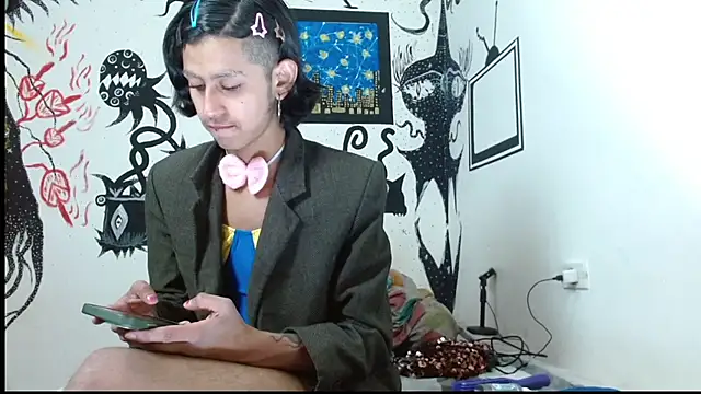 boysLittle online show from October 7, 3:14 am