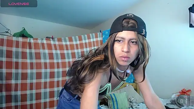 boysLittle online show from January 9, 11:06 pm