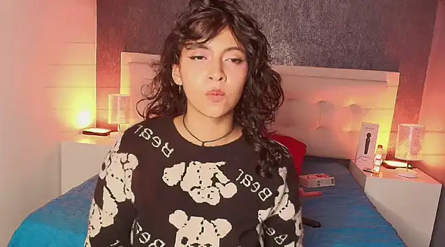 Snapshot of gabriela_cortez chatting on February 8, 10:40 pm gabriela cortez online show from February 8, 10:40 pm