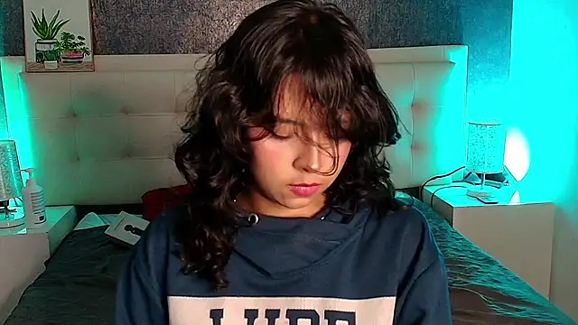 Snapshot of gabriela_cortez chatting on February 21, 7:43 pm gabriela cortez online show from February 21, 7:43 pm