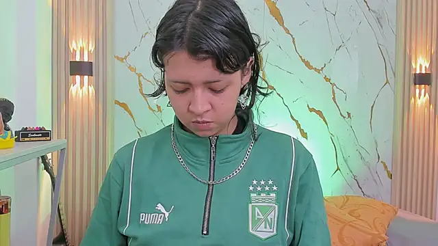 Snapshot of gabriela_cortez chatting on January 14, 12:44 pm gabriela cortez online show from January 14, 12:44 pm