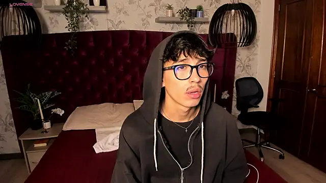 tim  fox online show from March 28, 11:43 am