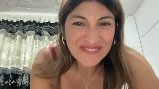 Snapshot of LunaBeya chatting on September 29, 12:21 pm LunaBeya online show from September 29, 12:21 pm