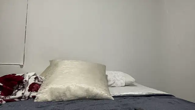 Snapshot of LunaBeya chatting on October 24, 12:52 am LunaBeya online show from October 24, 12:52 am