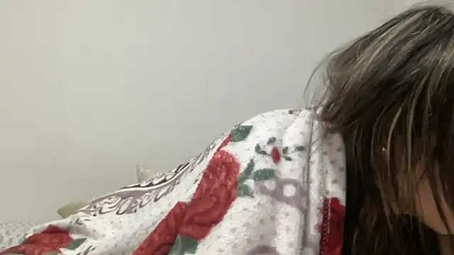 Snapshot of LunaBeya chatting on October 27, 2:54 pm LunaBeya online show from October 27, 2:54 pm