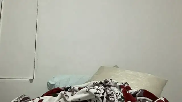 Snapshot of LunaBeya chatting on November 1, 2:02 am LunaBeya online show from November 1, 2:02 am