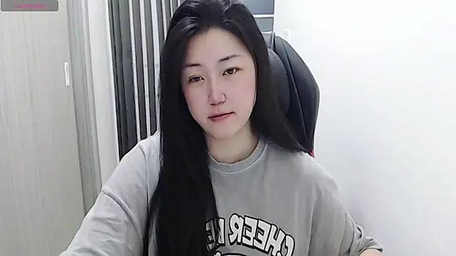 Snapshot of minnie9009 chatting on March 21, 1:56 pm minnie9009 online show from March 21, 1:56 pm