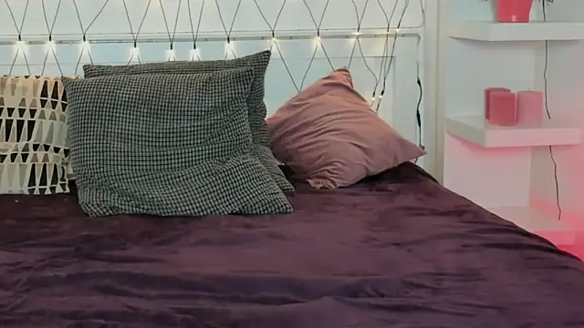 AndreaRussowx online show from March 21, 8:19 am