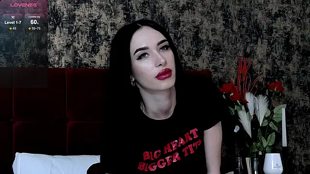 Snapshot of KylieReina chatting on January 28, 10:02 am KylieReina online show from January 28, 10:02 am