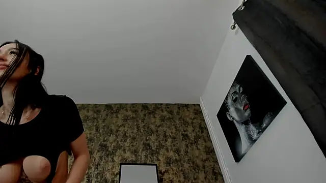 Snapshot of KylieReina chatting on February 26, 4:56 pm KylieReina online show from February 26, 4:56 pm