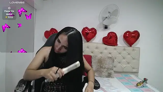 Snapshot of Maylin_horny19 chatting on October 5, 2:32 am Maylin horny19 online show from October 5, 2:32 am