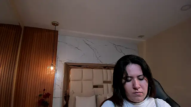 zoes milee online show from March 30, 11:44 am