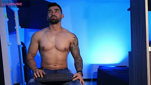 soymike1  online show from January 11, 3:02 am