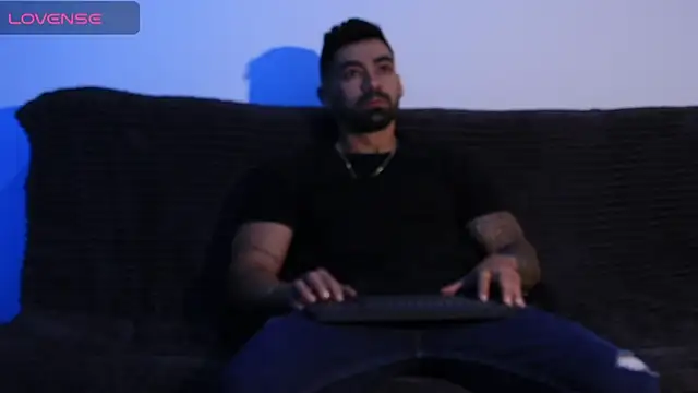 soymike1  online show from January 24, 11:37 am