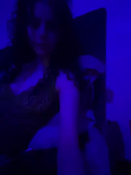 VioletxBlue online show from January 8, 9:01 pm