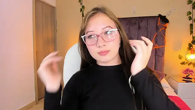 Dahlia Rousse online show from October 3, 11:24 pm