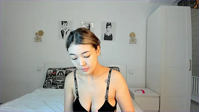 Snapshot of mirann chatting on January 26, 3:17 am mirann online show from January 26, 3:17 am