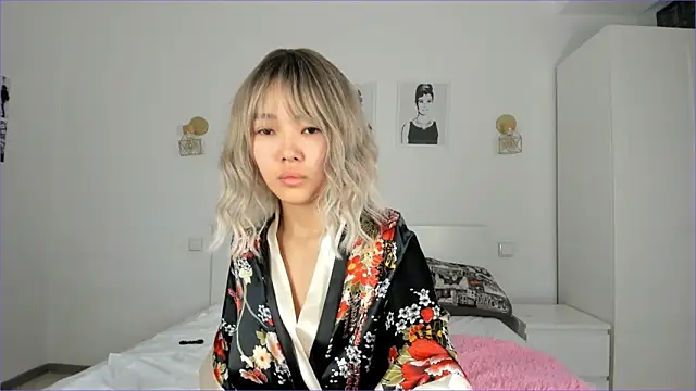 Snapshot of mirann chatting on January 27, 3:04 am mirann online show from January 27, 3:04 am