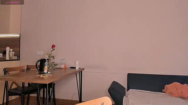 Snapshot of mirann chatting on March 14, 6:21 am mirann online show from March 14, 6:21 am