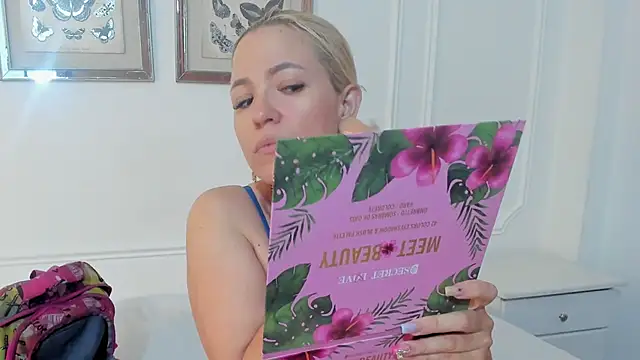 Cristal Bons online show from February 28, 8:18 pm