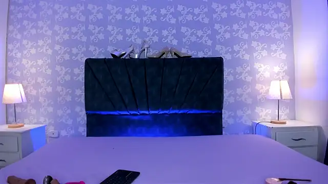 Snapshot of SalomeSimonz chatting on May 5, 7:44 pm SalomeSimonz online show from May 5, 7:44 pm