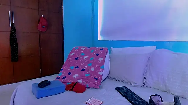 Snapshot of Mattilda_18 chatting on September 9, 8:08 pm Mattilda 18 online show from September 9, 8:08 pm