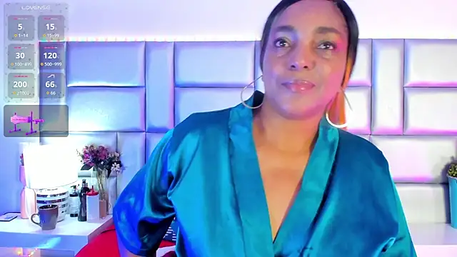 LovelyNickii online show from May 12, 12:24 pm