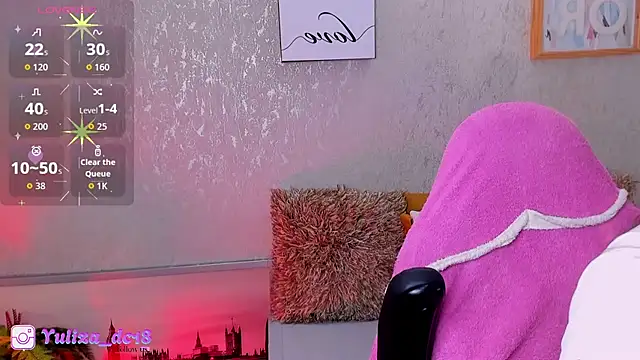 Luxury Woman online show from March 18, 4:04 am